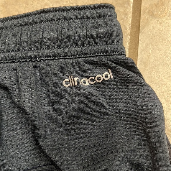 New with no tag ADIDAS shorts, size M - Picture 10 of 11